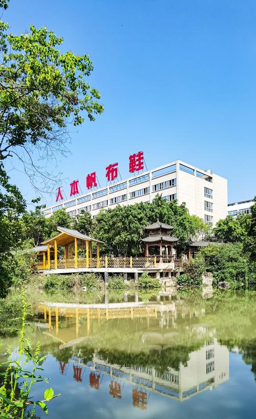 小白鞋,夏季网鞋,人本帆布鞋主营商品:lv4超级工厂5年+第2年店铺信息